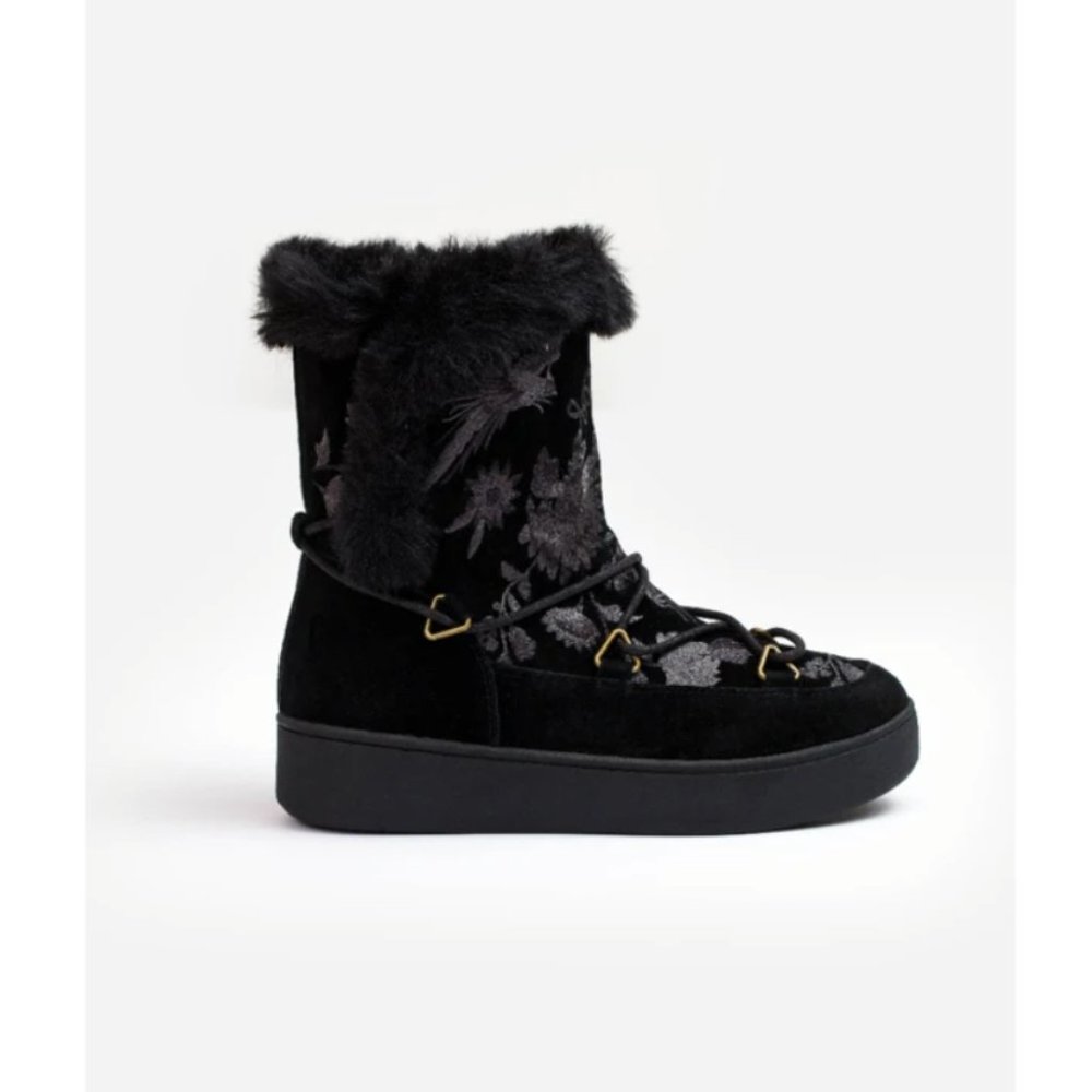 Johnny Was Freja embroidered boots booties size 8.5